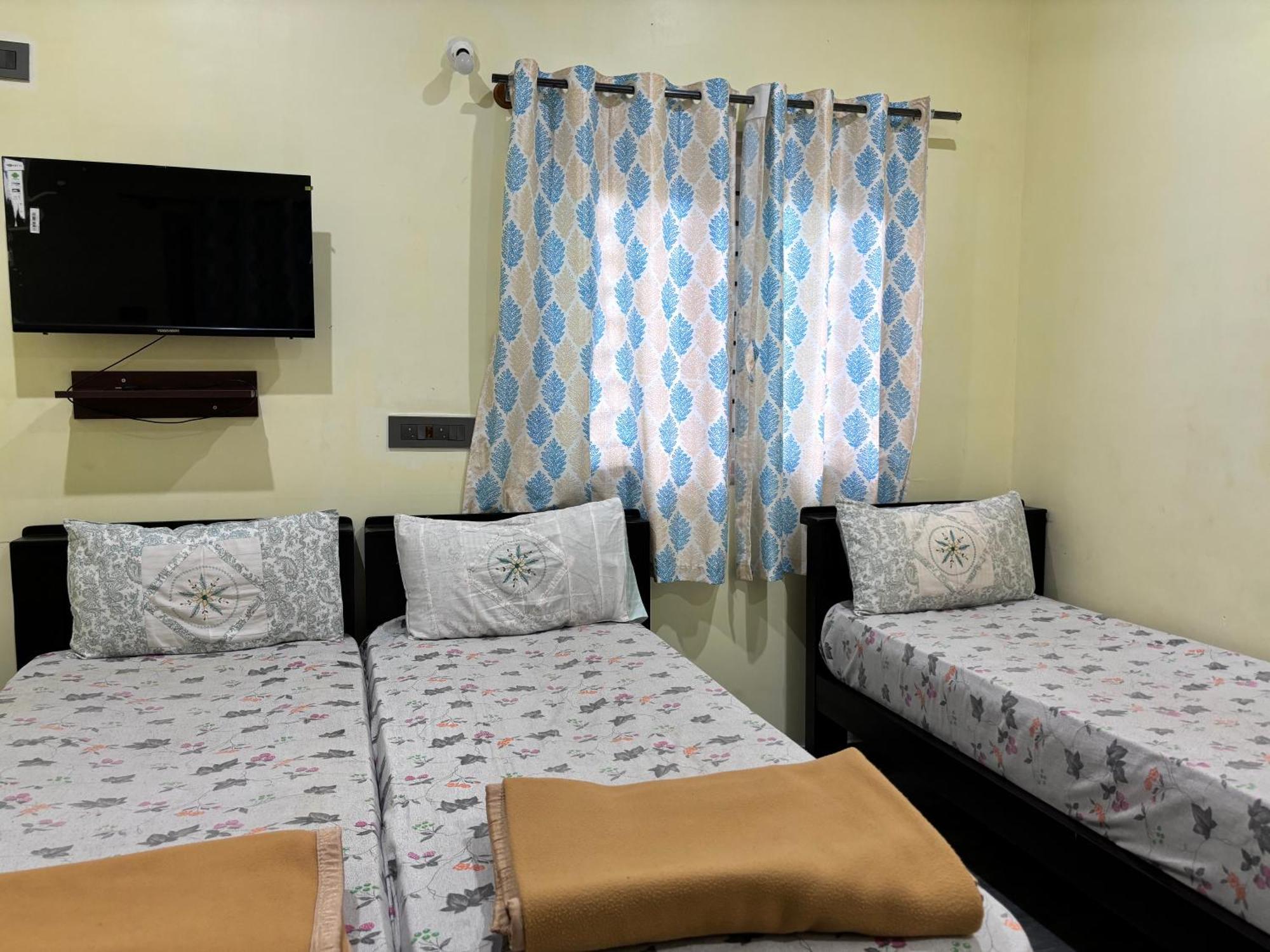 Sri Siri Lodge And Hotel Chikmagalur Luaran gambar