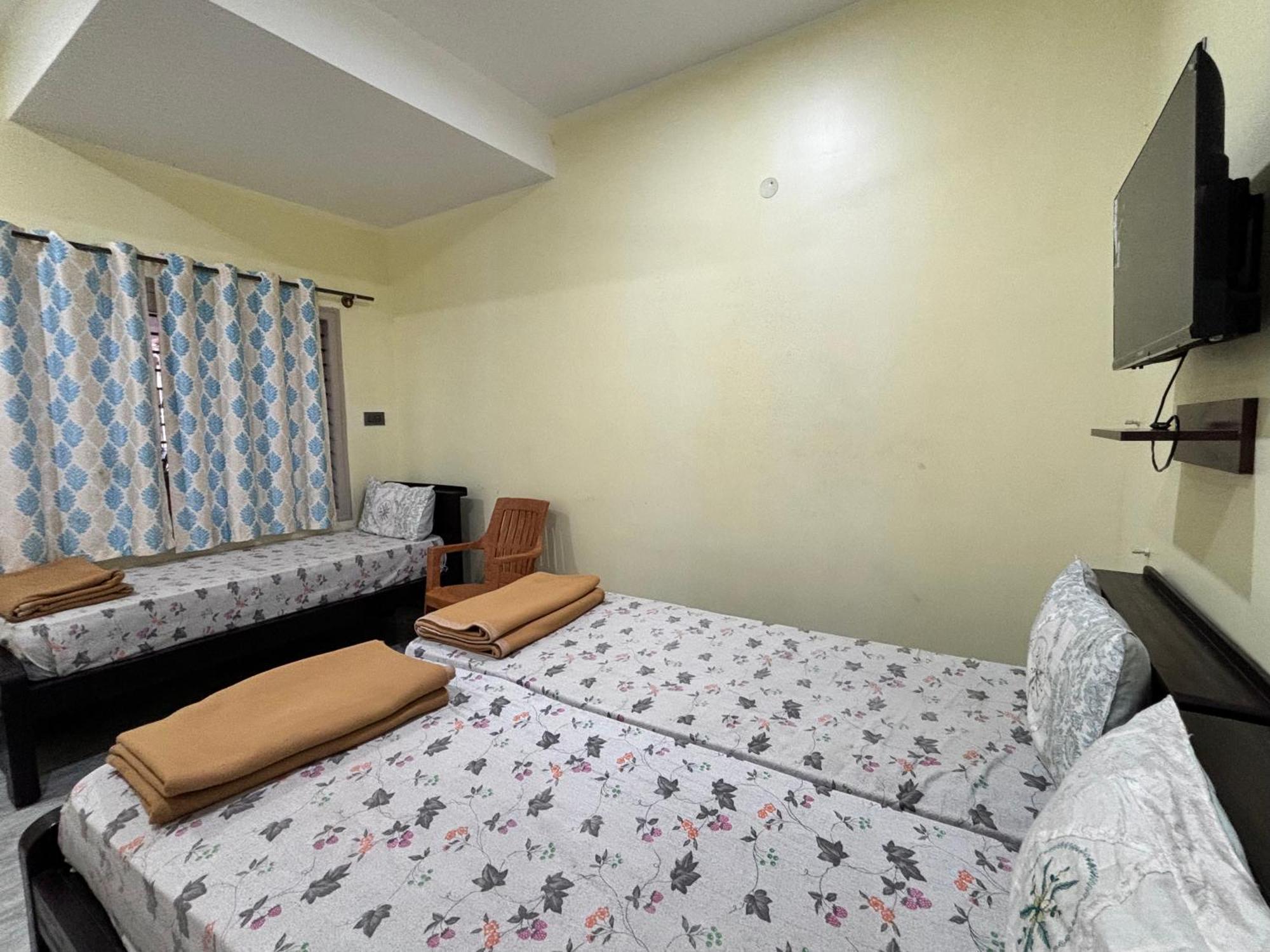 Sri Siri Lodge And Hotel Chikmagalur Luaran gambar
